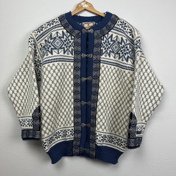 DALE OF NORWAY Classic Wool Sweater - Picture 10 of 10